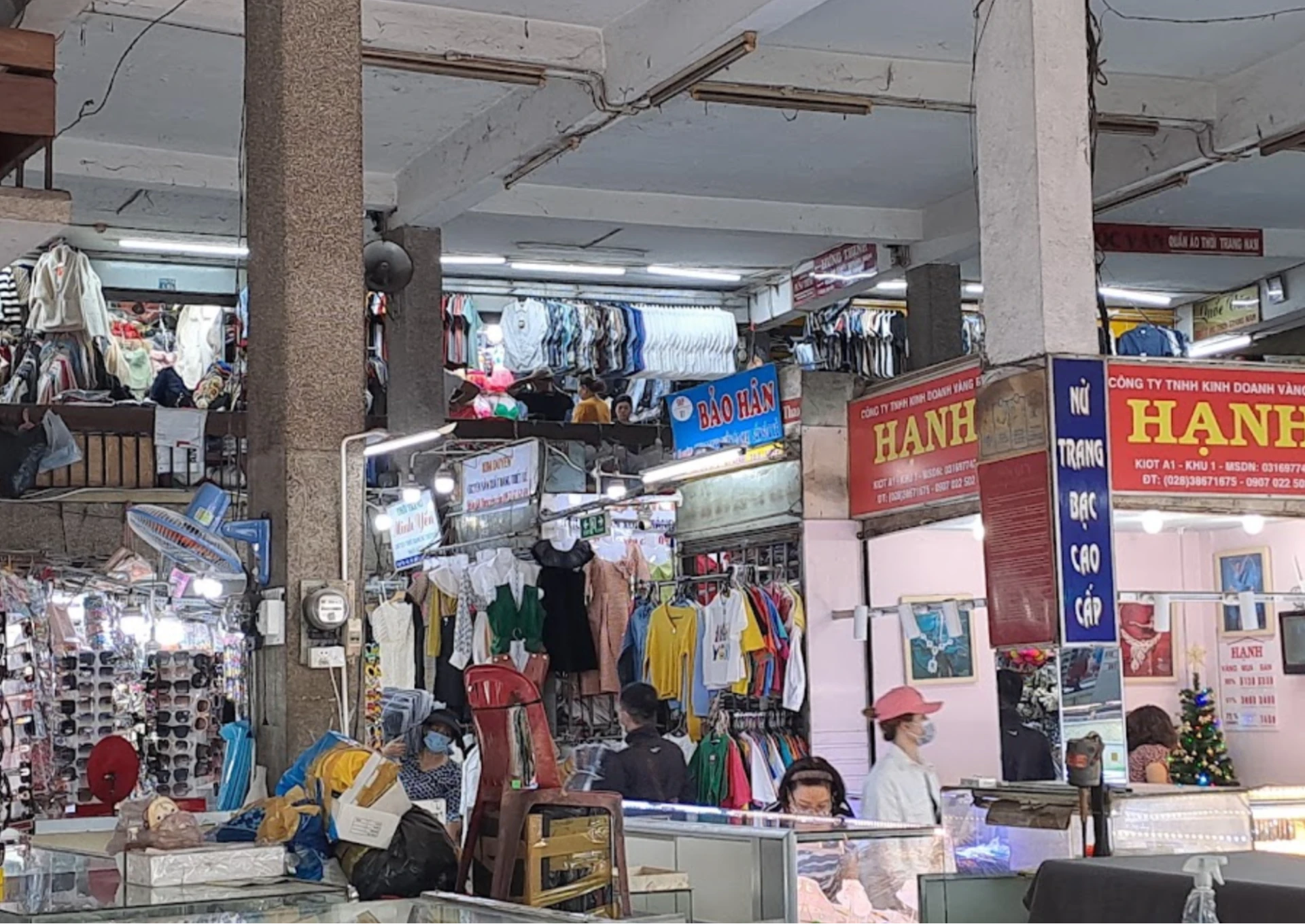 Thực phẩm tươi sống tại chợ bàn cờ